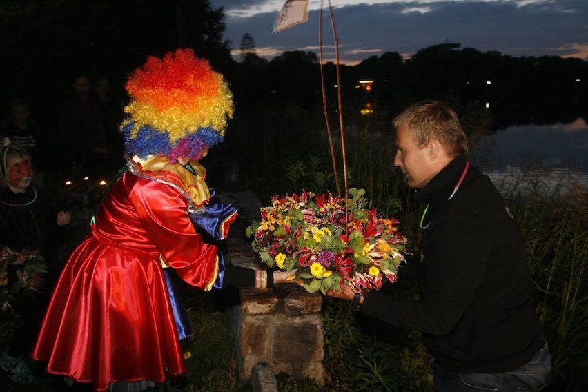 Noc Świętojańska w Wesołym miasteczku. Śląskie Wesołe Miasteczko nocą [ZDJĘCIA]