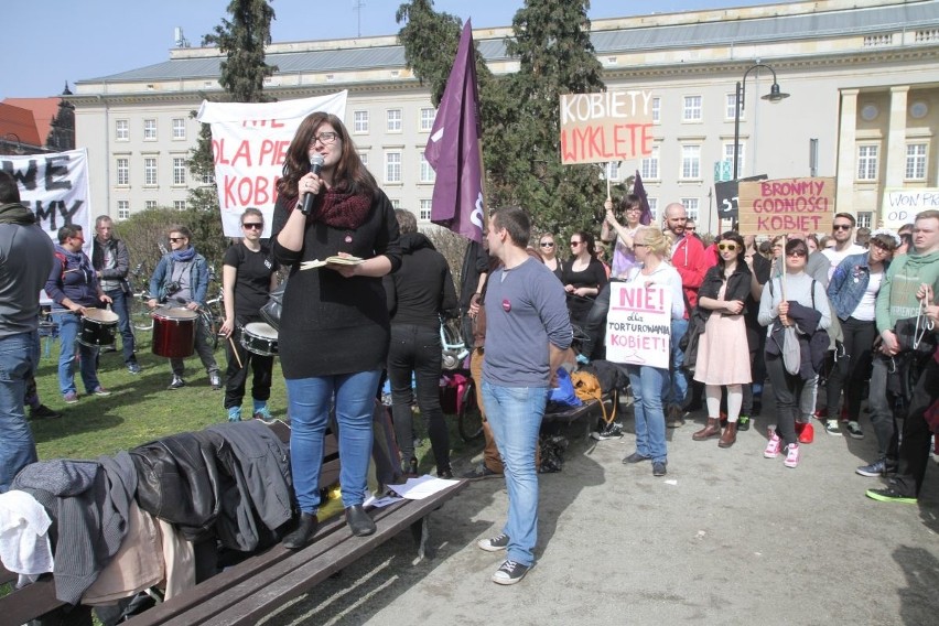 Wrocław: Kobiety przeciw ustawie antyaborcyjnej [ZDJĘCIA] 