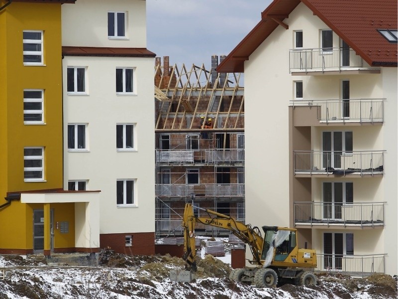 4. Uporządkowanie zabudowy miasta. Chociaż zdania w tej...