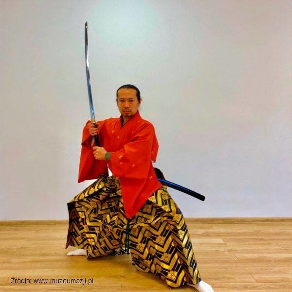 Samuraj da pokaz w w Zabytkowym Zakładzie Hutniczym w Maleńcu