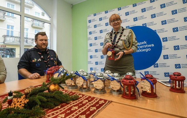 Betlejemskie Światełko Pokoju zostało uroczyście przekazane w niedzielę od słowackich skautów, a dzień później organizowano uroczyste przywitanie na Górce Klasztornej w Grudziądzu. Od tego dnia światełko wędruje wraz z harcerzami po całym regionie.