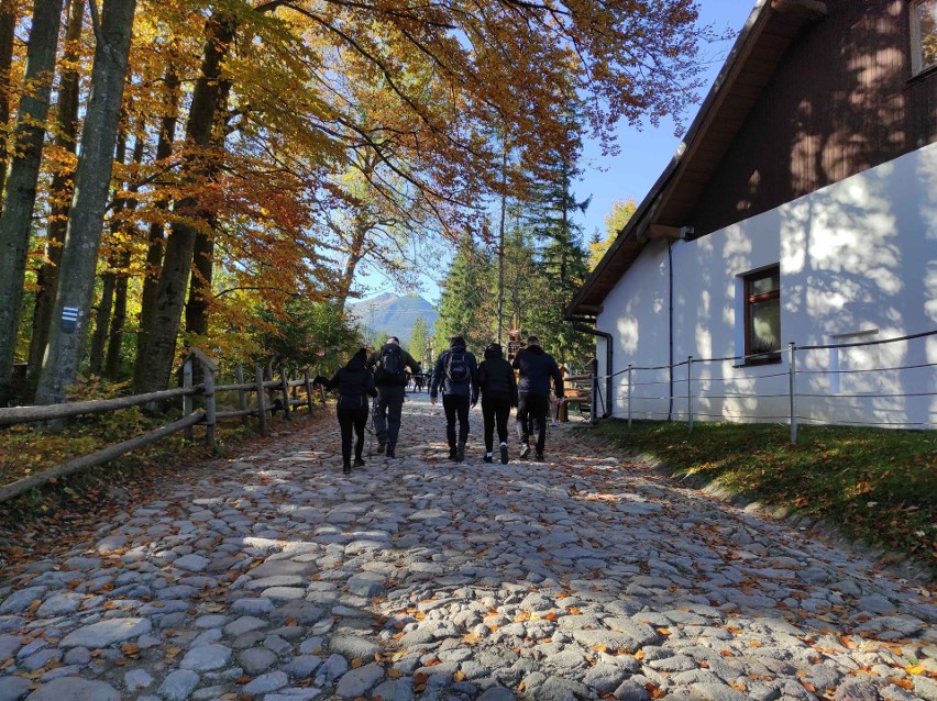 Tatry. Wyjątkowo tłoczny weekend w górach. Wielkie kolejki przy wejściach na szlaki