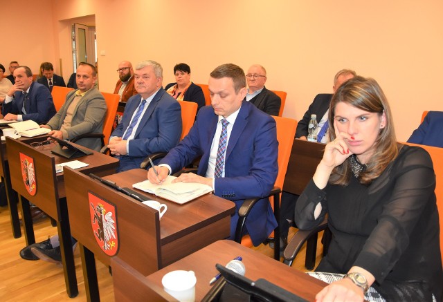 Rada Powiatu Nakielskiego, większością głosów, nie wyraziła woli przejęcia szkół ponadpodstawowych od gminy Kcynia