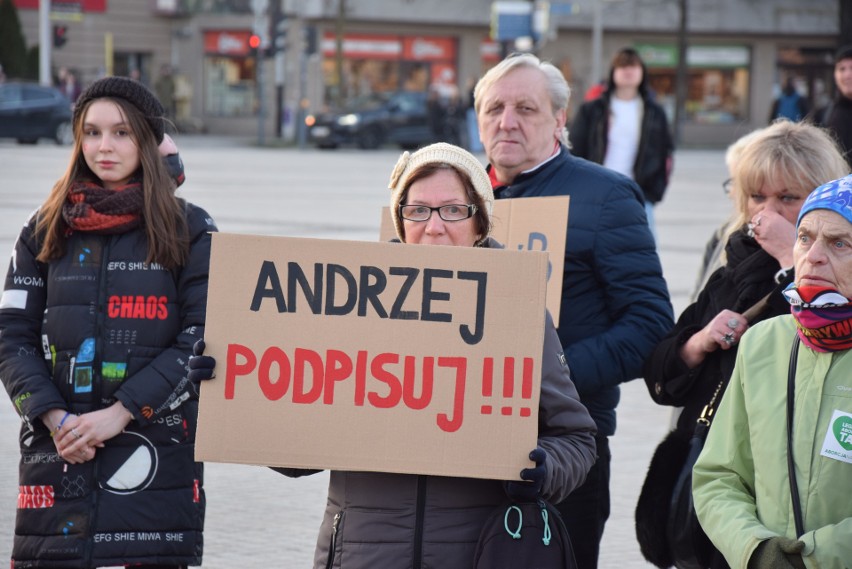 Strajk Kobiet wykrzyczał w Częstochowie: "Szymon weź się...