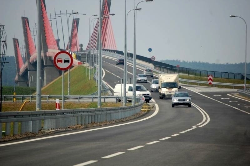 Mostem koło Kwidzyna miesięcznie przejeżdza 100 tysięcy samochodów!