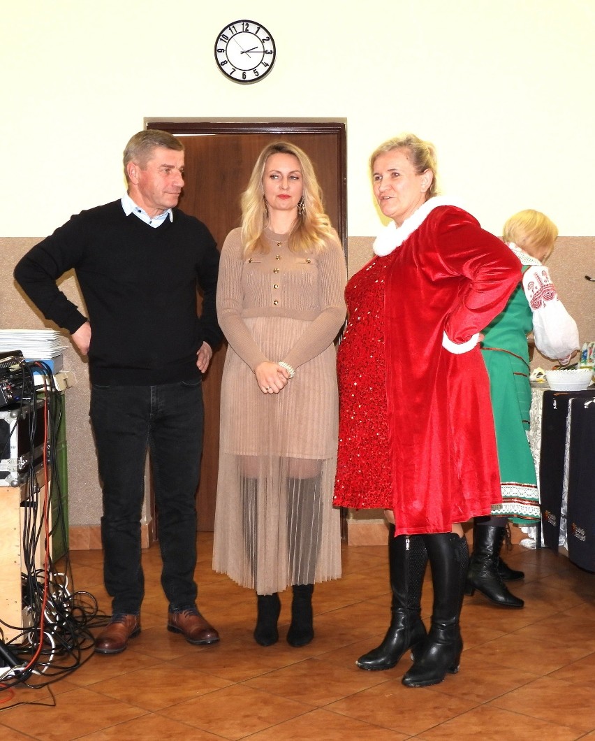 Wigilia dla seniorów w Kiełczewie, 10.12.2023 zorganizowało ją miejscowe Koło Gospodyń Wiejskich