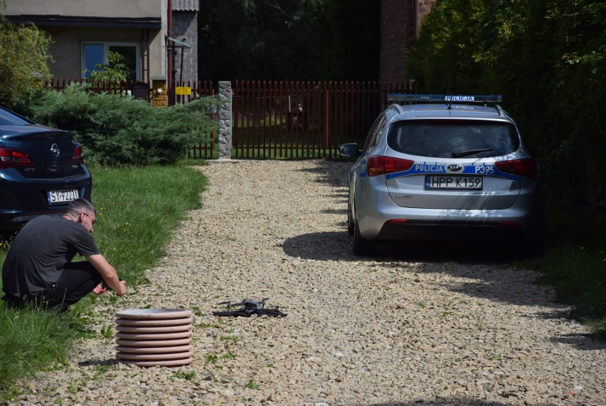 Zobacz kolejne zdjęcia. Przesuwaj zdjęcia w prawo - naciśnij...