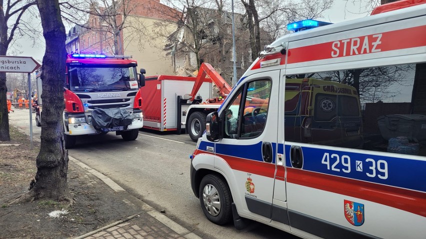 Wybuch gazu w Katowicach. Zginęły dwie kobiety. Strażacy z...