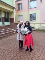 Kielecka influencerka Karolina obdarowała domy dziecka w Kielcach. "Reakcja dzieci była bezcenna". Zobaczcie zdjęcia i film
