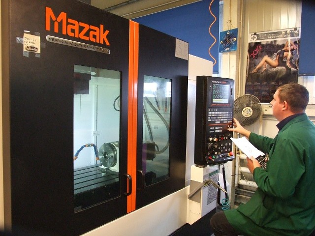 Dobry rok białostockiego PromotechuW Promotechu już działa małe centrum frezarskie japońskiego producenta - firmy Mazak