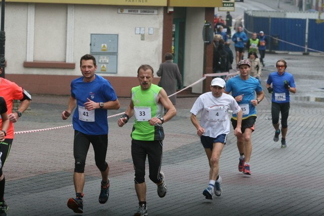 250 biegaczy na starcie Półmaratonu w Wodzisławiu Śląskim [ZDJĘCIA]