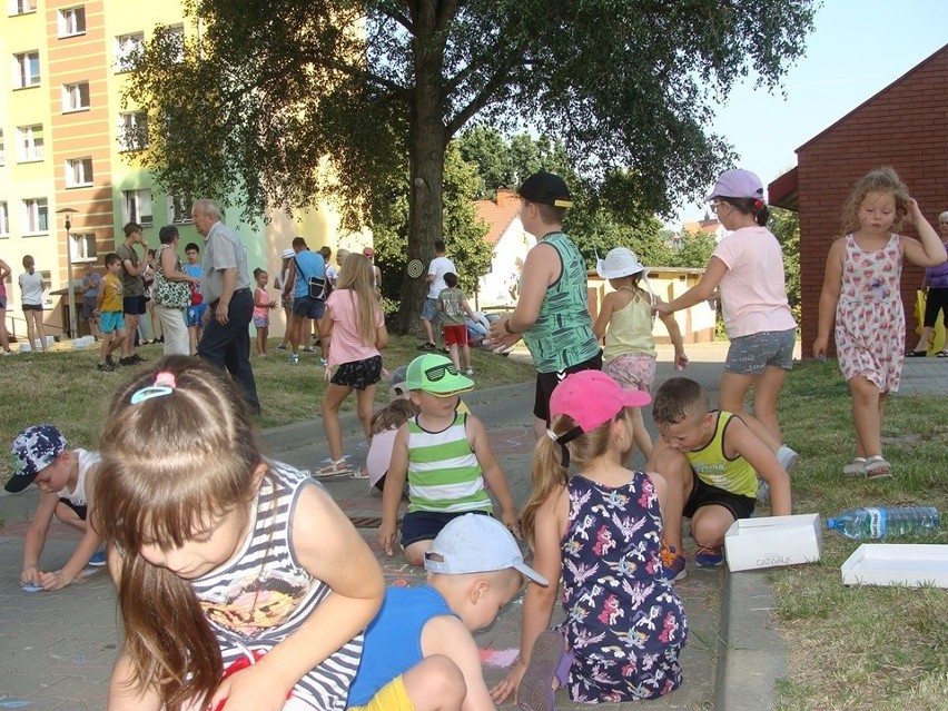 Sportowa środa na osiedlu Młynówka w Starachowicach rozpoczęła wakacyjną akcję