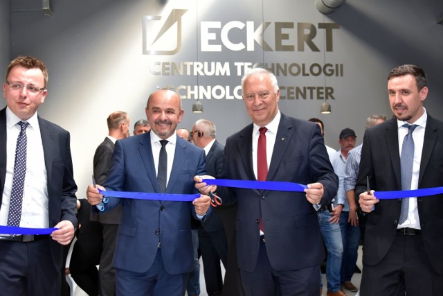 Legnica: Eckert świętował i to podwójnie!. W czwartek, 25 kwietnia, Firma Eckert z Legnicy miała co świętować. Po pierwsze Eckert uczcił wyprodukowanie 1500 maszyny, po drugie oficjalnie otwarte zostało ultranowoczesne Centrum Technologii Eckert.