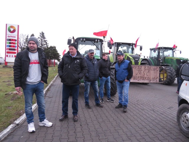 Rolnicy z powiatów wąbrzeskiego, brodnickiego i golubsko-dobrzyńskiego protestowali w środę, 9 lutego przeciw drożyźnie