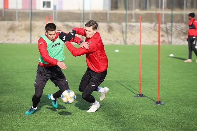 Jak widać, Martin Kuittunen (z prawej) nie boi się męskiej walki