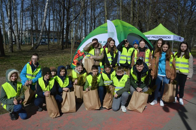 Wolontariusze ze Szkoły Podstawowej nr 1 w Proszowicach