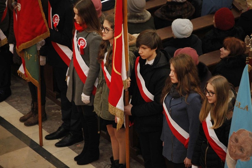 Przedstawiciele służb mundurowych i łapskich władz...