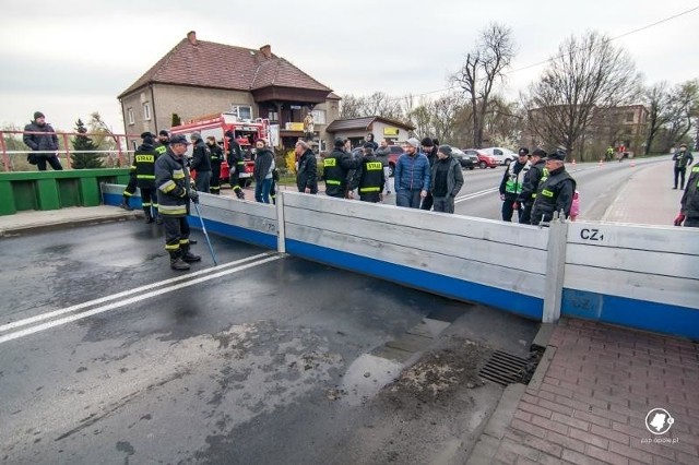 Opolscy strażacy ćwiczyli działania przeciwpowodziowe w ramach akcji Szandory 2019.