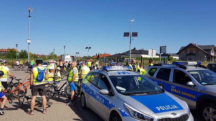 300 rowerzystów w weekendowym rajdzie po Mierzynie [GALERIA]