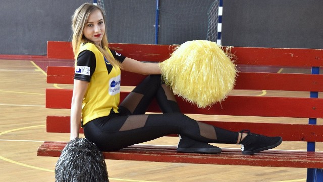 Klaudia Nieścior była cheerleaderką drużyn koszykarskiej i piłkarskiej Siarki TarnobrzegŹródło zdjęcia: FB/Cheerleaders Siarka.