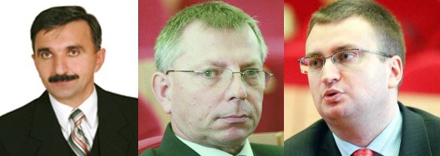 Od lewej Marek Karpowicz, radny z SLD,  Włodzimierz Kusak, przewodniczący rady miejskiej z PO, radny PiS Rafał Rudnicki