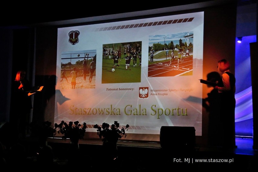 Staszowska Gala Sportu 2018 - nagrodzono najlepszych, było wiele podziękowań (DUŻO ZDJĘĆ, LISTA LAUREATÓW) 