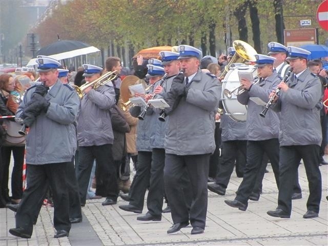 Defilada i ślubowanie strażaków w Częstochowie. Towarzyszyły...