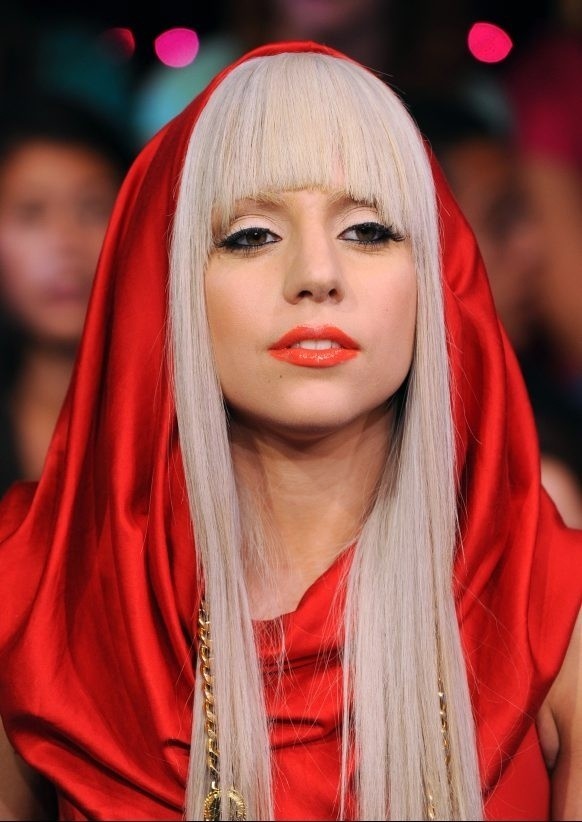 Lady Gaga znowu szokuje - naga promuje nową płytę [ZDJĘCIA]
