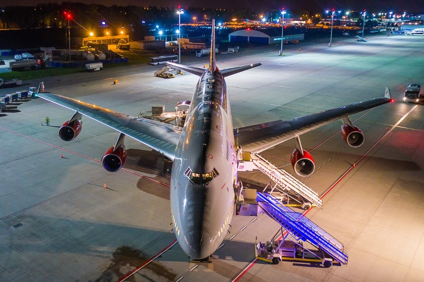 Ogromny jumbo jet wylądował na lotnisku Pyrzowice w...