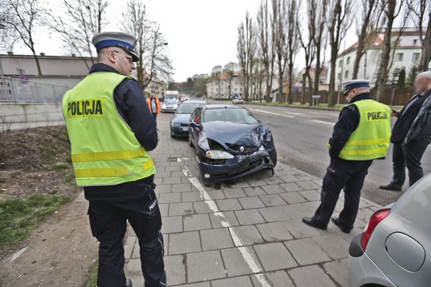 Kierowca fiata jechał ul. Staszica. Błędnie odczytał...