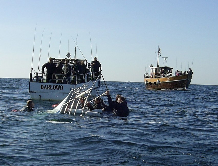 Zatonięcie łodzi na Bałtyku koło Darłowa