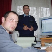 Adam Opacki i Dariusz Pawluczyk, fachowcy od przestępstw internetowych w ełckiej komendzie policji.