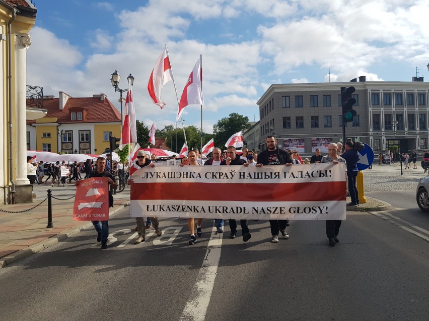 W niedzielę (8.08) w Białymstoku odbył się marsz...