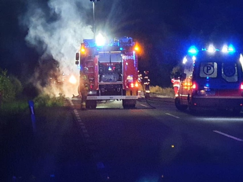 Wypadek w Wierchlesiu. Zderzenie renault z ciężarowym volvo....