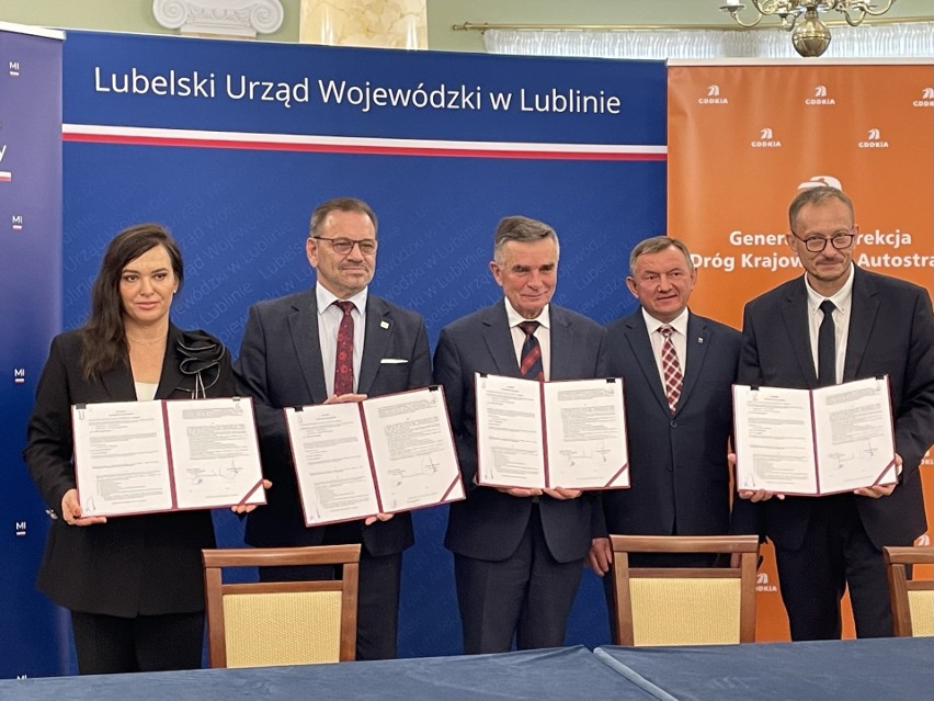 Podpisano umowę na rozbudowę DK74 Gorajec-Szczebrzeszyn. Prace ruszą jeszcze w tym roku