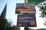 Zakaz wieszania plakatów wyborczych w Katowicach? Tak chce radny Pieczyński