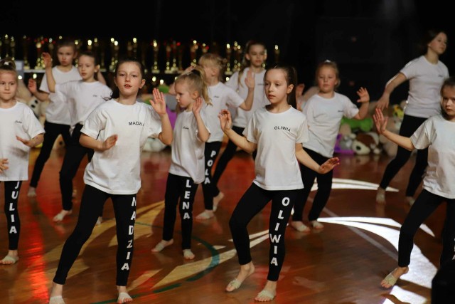 Mnóstwo tancerzy wzięło udział w Konfrontacji Zespołów Tanecznych w Małogoszczu. 