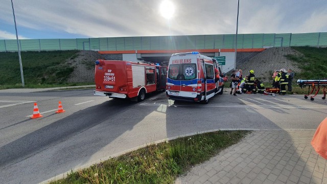 W Mleczkowie pod wiaduktem trasy S7 w ciągu zachodniej obwodnicy Radomia doszło do wypadku
