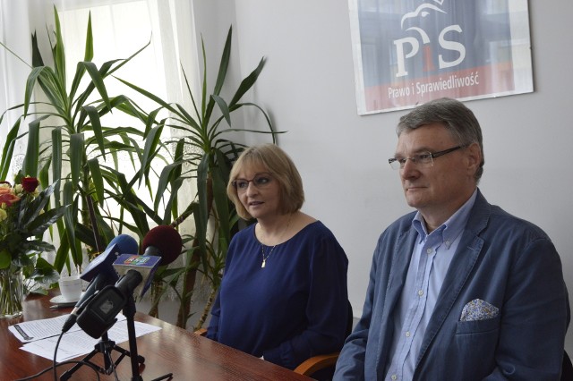 Barbara Bartuś i Tomasz Płatek zapowiedzieli, że nie odpuszczą spraw finansowych dotyczących strefy kibica na gorlickim rynku