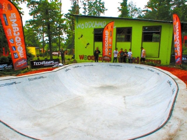 W miejscu starego basenu powstanie skatepark. Znajdą się tu różne przeszkody. Ponadto pojawi się plac zabaw i siłownia pod chmurką.