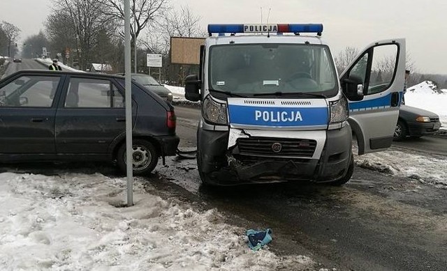 Policja Chorzów: kierowca staranował radiowóz