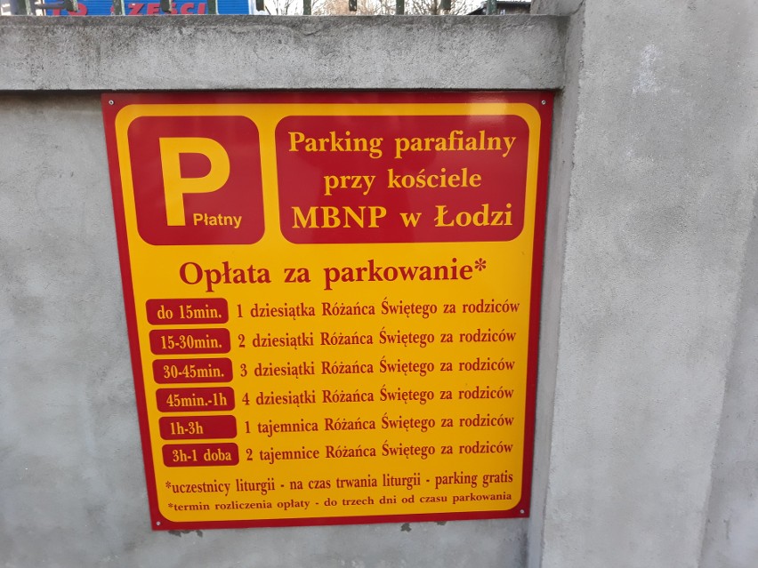 Parking przy kościele w Łodzi. Miejsce postojowe za modlitwę. Niezwykłe „opłaty” za parking przy kościele [ZDJĘCIA]