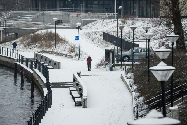 Przed nami niemal 10 dni z falą mrozów. Nad Polskę zaczyna napływać bardzo mroźne powietrze ze wschodu. Już w nocy z czwartku na piątek na Podlasiu, Warmii i Mazurach oraz na Kujawach i Pomorzu będzie poniżej -10 st. C. A to dopiero początek!