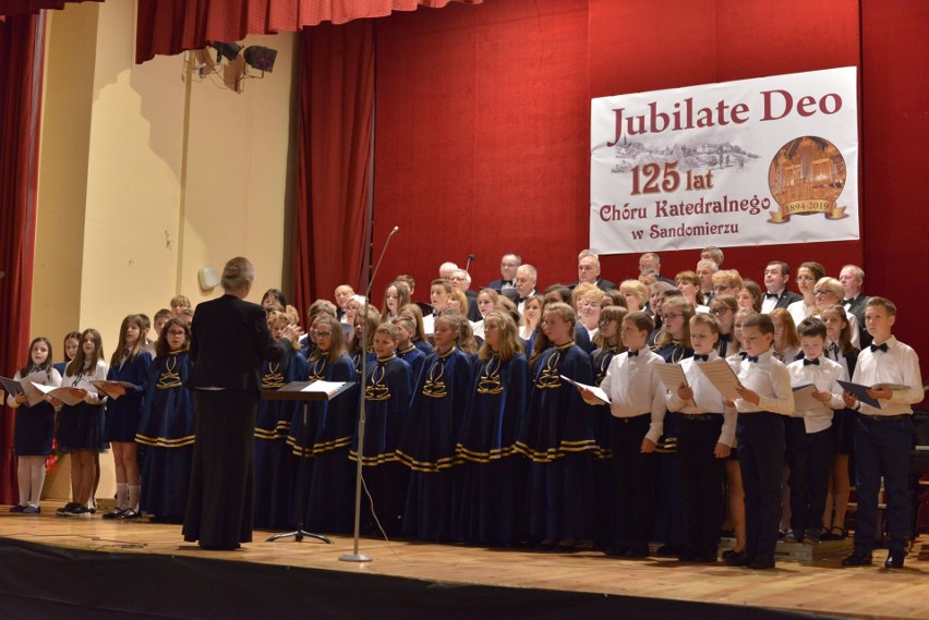Sandomierski chór katedralny świętował swoje 125-lecie! Wspaniały koncert w Domu Katolickim (ZDJĘCIA)
