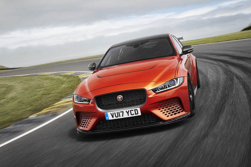 Jaguar XE SV Project 8...