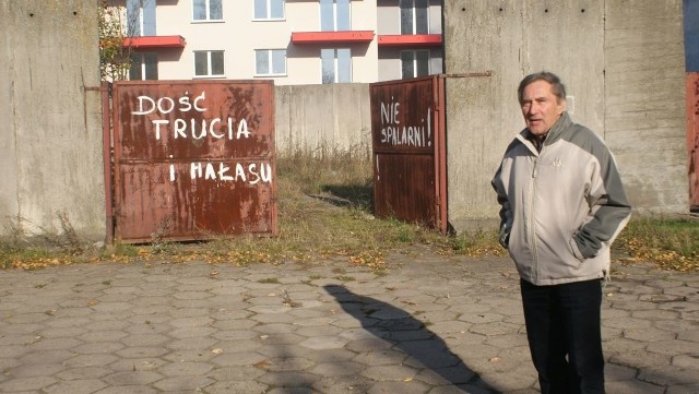 Przeciwko sprzedaży kotłowni w Czersku są mieszkańcy wspólnoty mieszkaniowej z ul. Dworcowej. Na zdjęciu Czesław Gawin