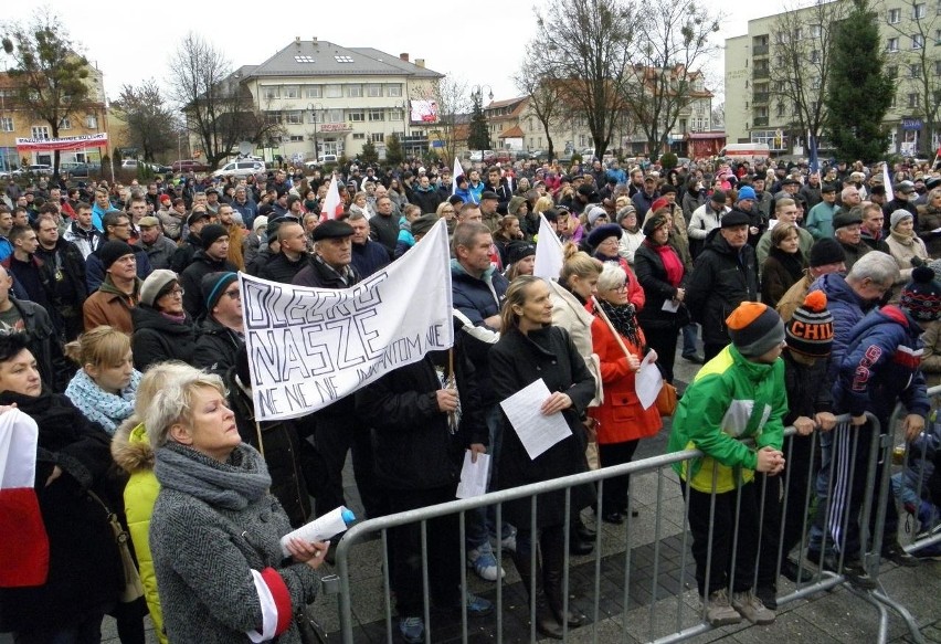 Olecko. Wielki protest w centrum miasta. Nie chcą uchodźców (zdjęcia)