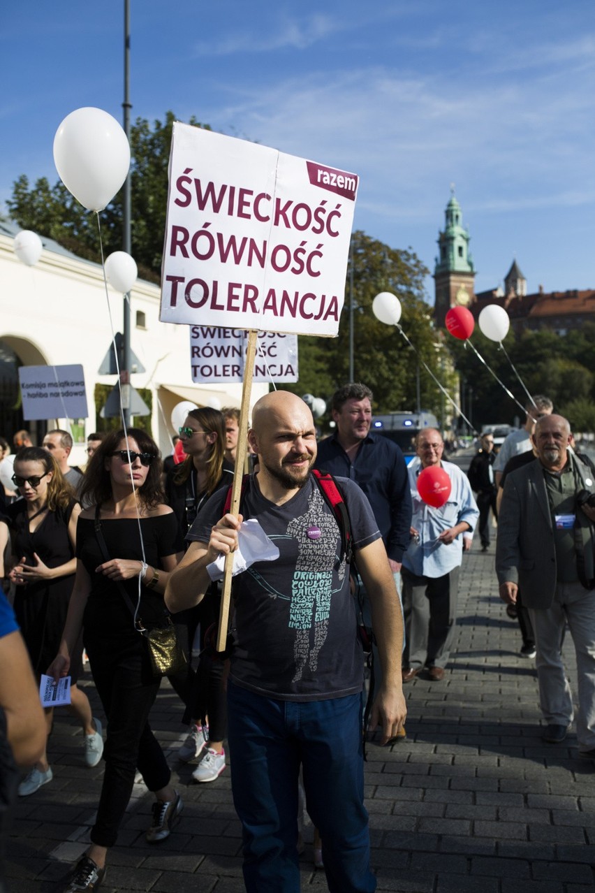 "Marsz Świeckości" przeszedł przez Kraków [ZDJĘCIA, WIDEO]