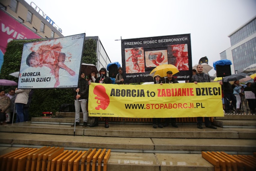 Biały protest na rynku w Katowicach