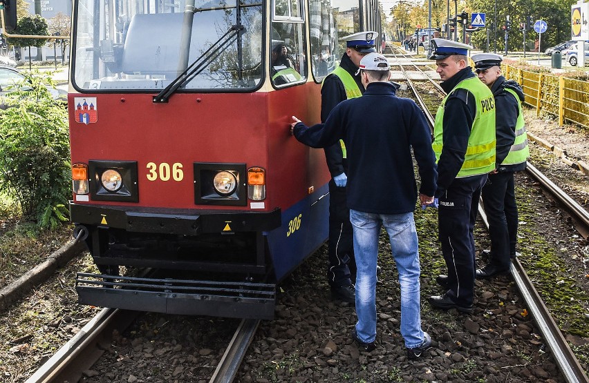 Tramwaj śmiertelnie potrącił pieszą na Gdańskiej